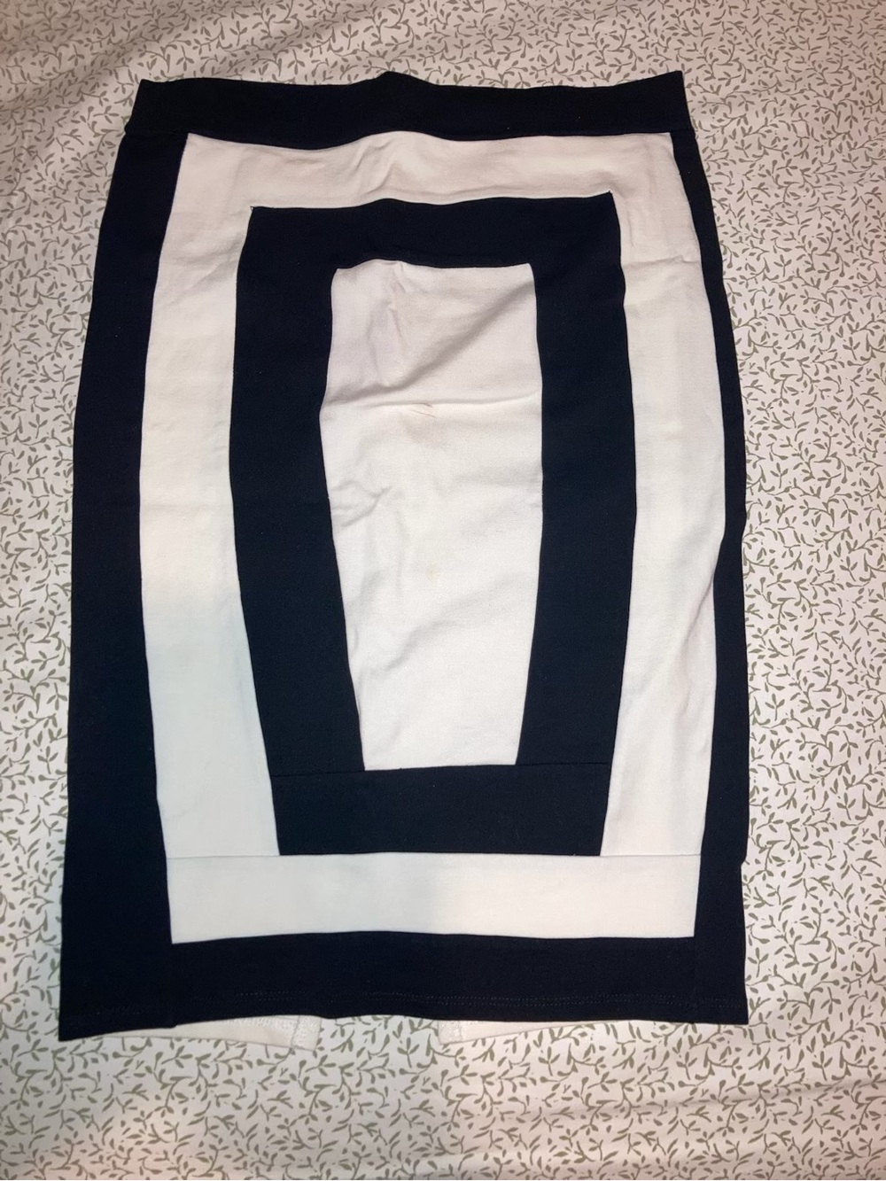 Black and White Geometric Pencil Skirt